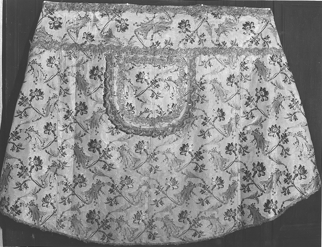 piviale - manifattura emiliana (sec. XVIII)