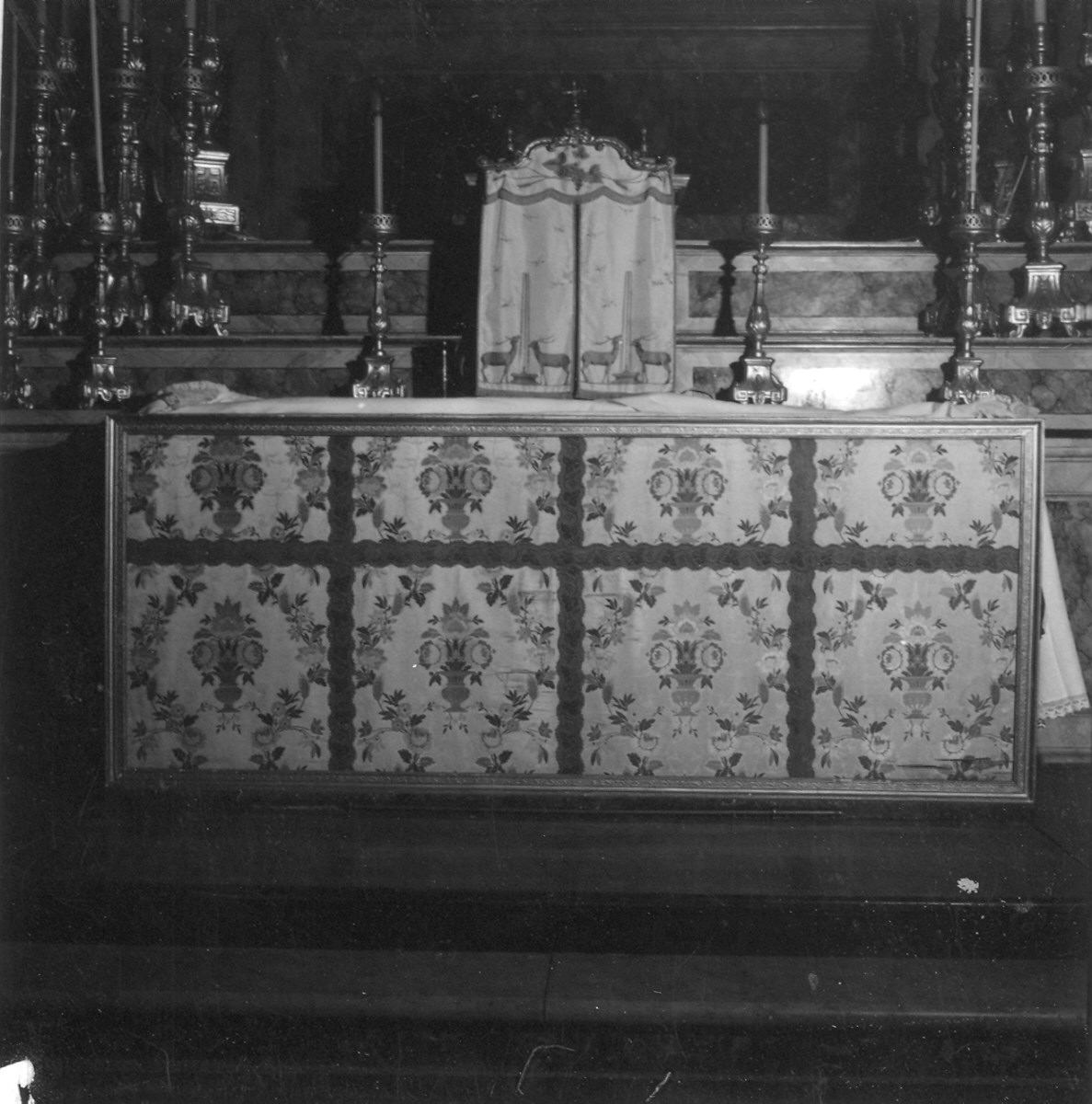 paliotto - a pannello piano - ambito parmense (inizio sec. XIX)