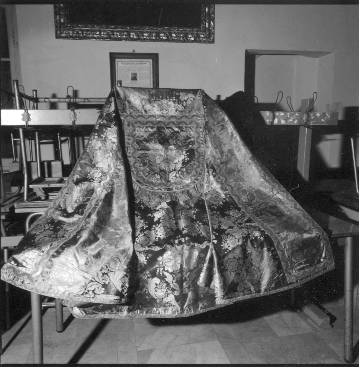 piviale - manifattura parmense (sec. XIX)