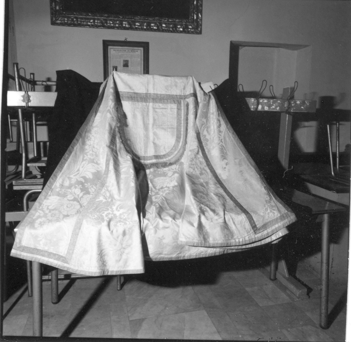 piviale - manifattura parmense (sec. XIX)