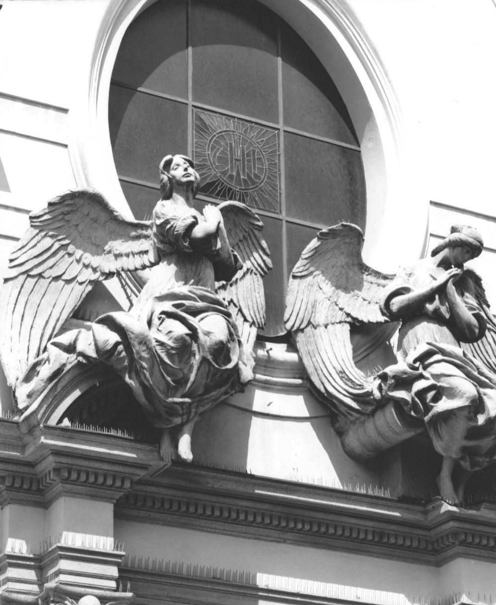 angeli adoranti (gruppo scultoreo) di Ximenes Ettore (sec. XX)