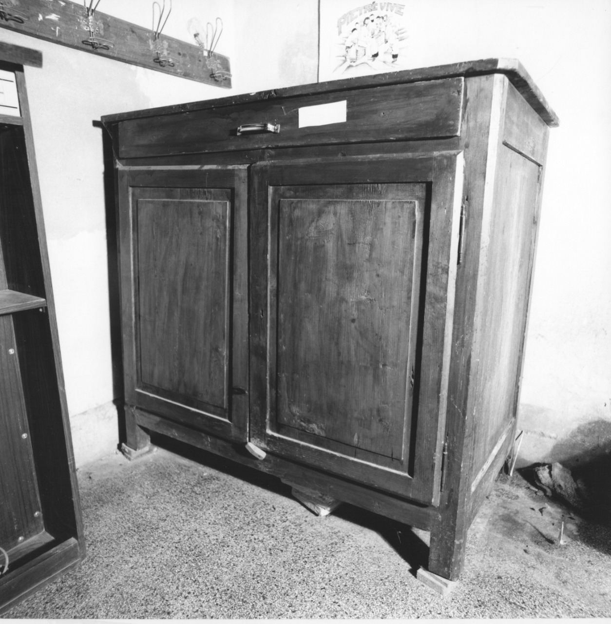 comò - bottega parmense (ultimo quarto sec. XIX)