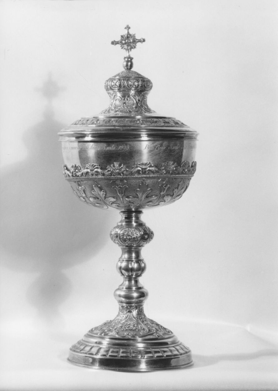 pisside - produzione Italia settentrionale (secondo quarto sec. XX)