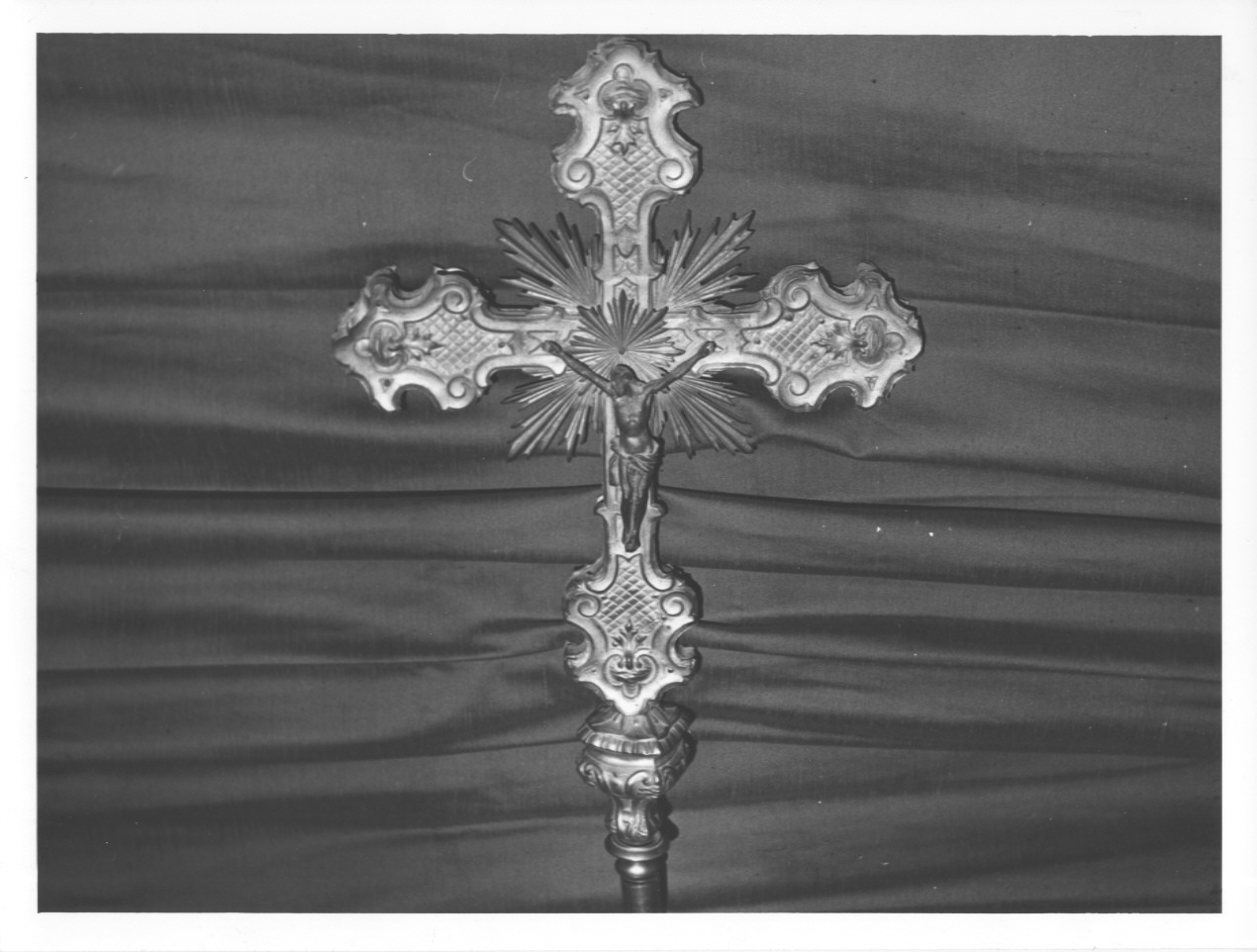 croce processionale - bottega Italia settentrionale (seconda metà sec. XIX)