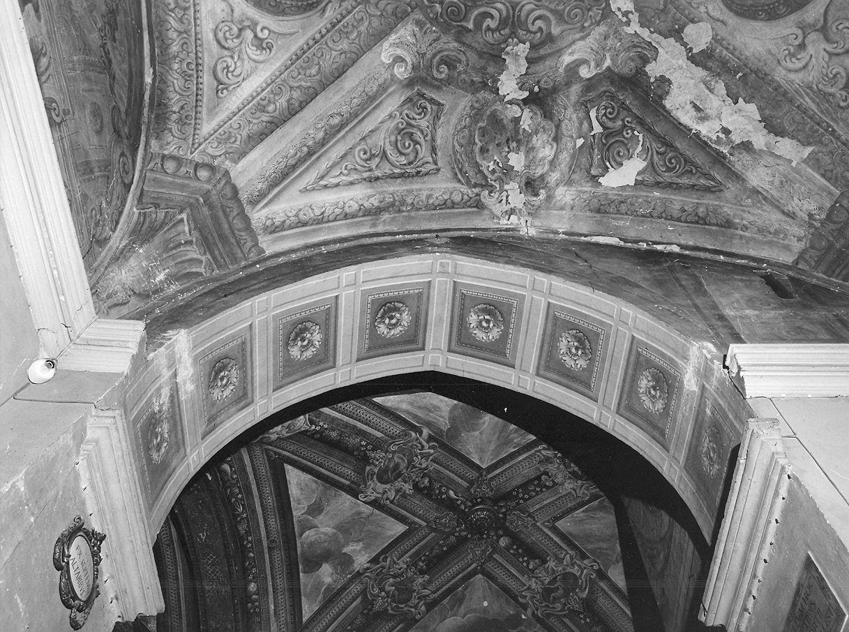 quadratura architettonica (dipinto, complesso decorativo) di Baratta Alessandro (attribuito) (fine/inizio secc. XVII/ XVIII)