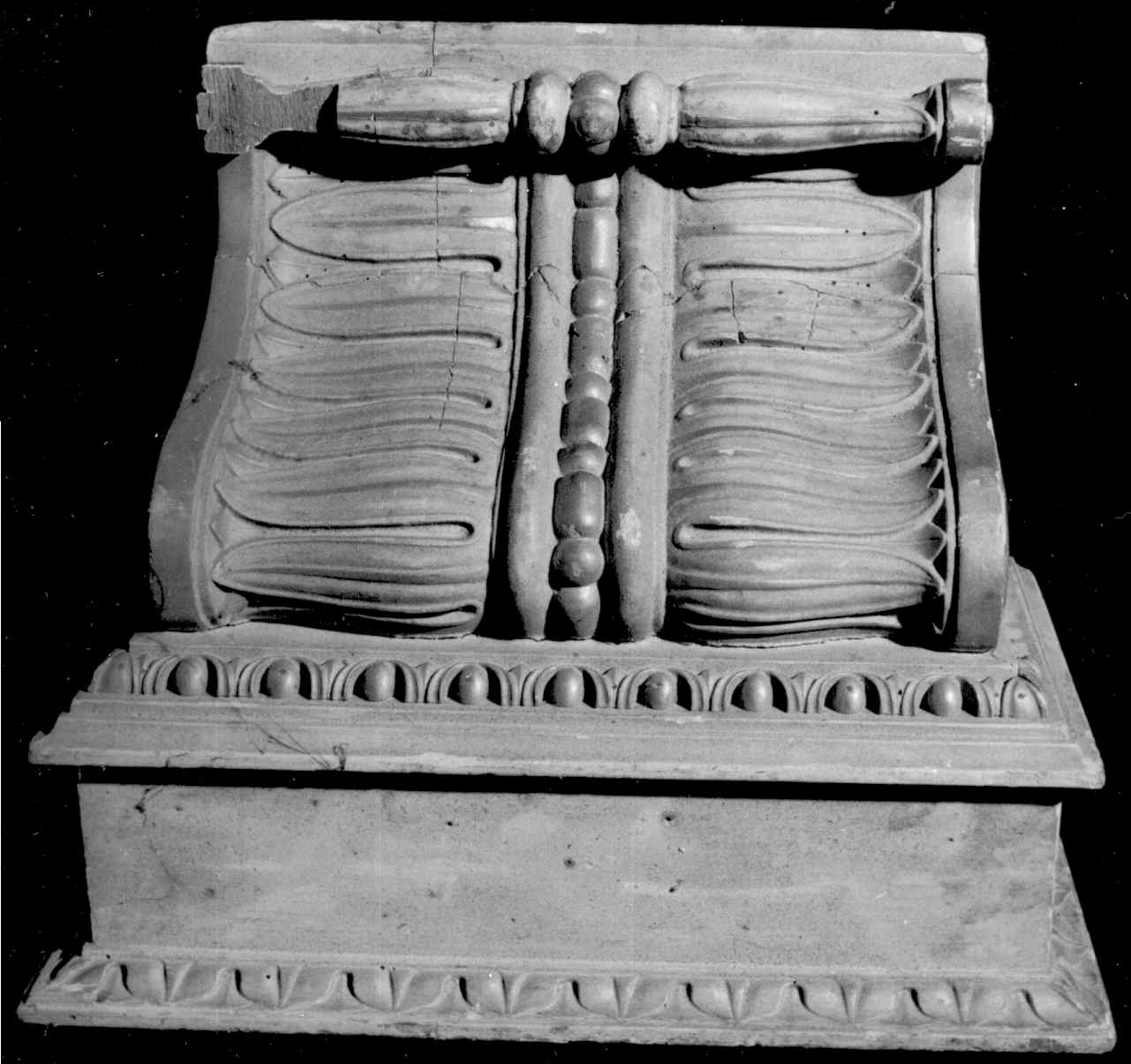 sostegno, coppia - bottega parmense (fine/inizio secc. XVIII/ XIX)