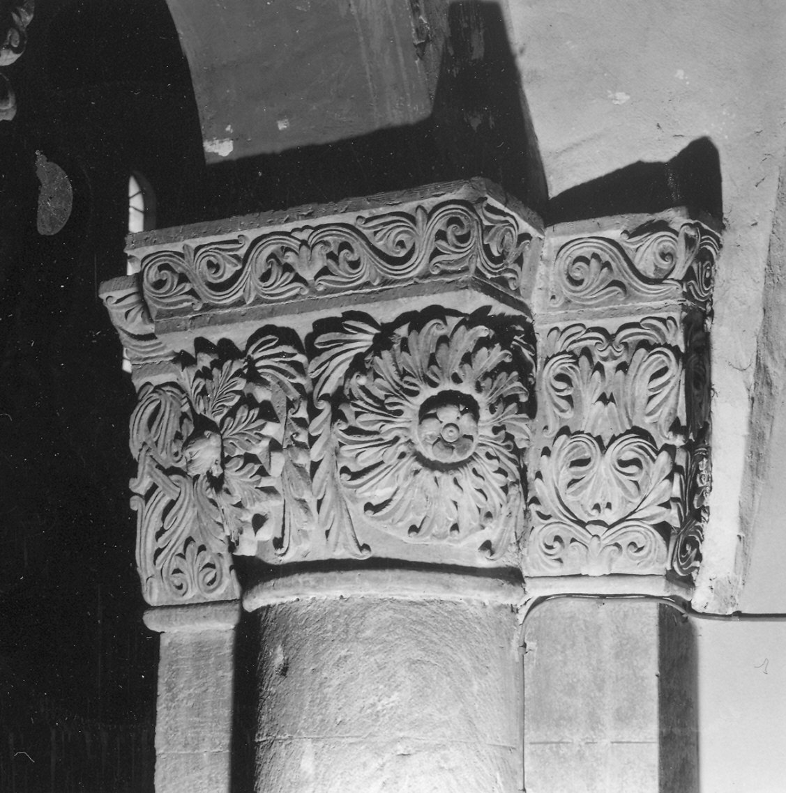 capitello composito - bottega padana (prima metà sec. XII)