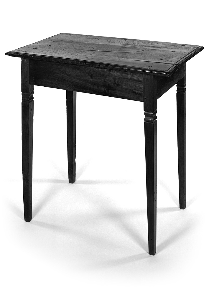 tavolino - ambito parmense (prima metà sec. XX)