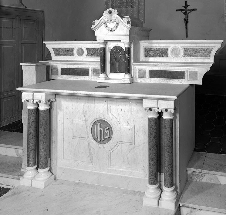 altare maggiore - ambito carrarese (sec. XX)