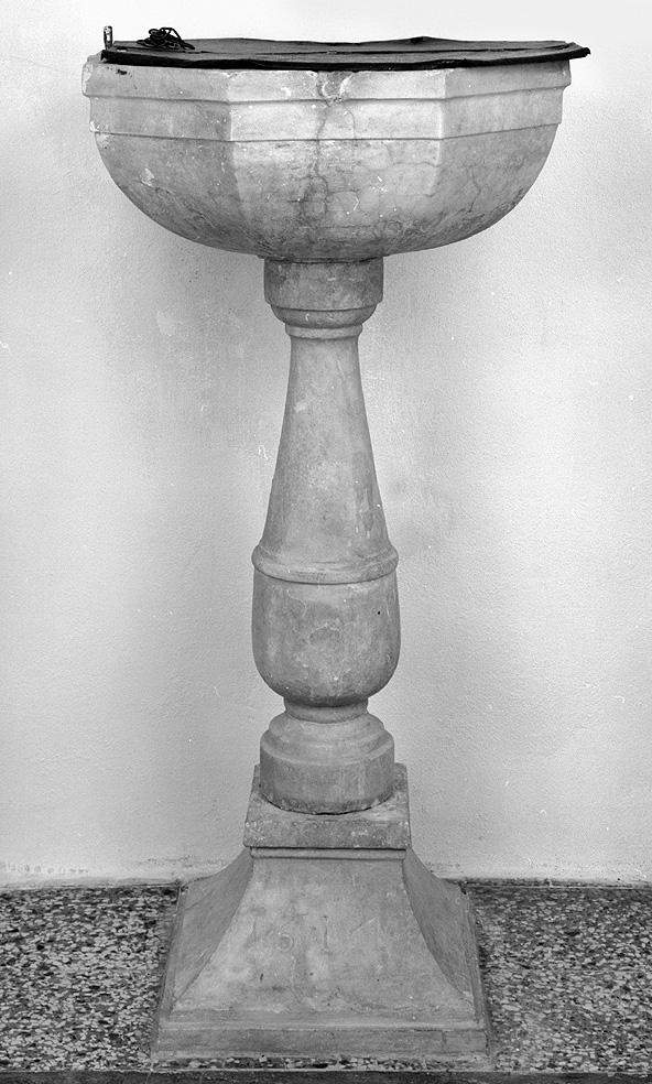 fonte battesimale - a fusto - ambito parmense (sec. XVII)