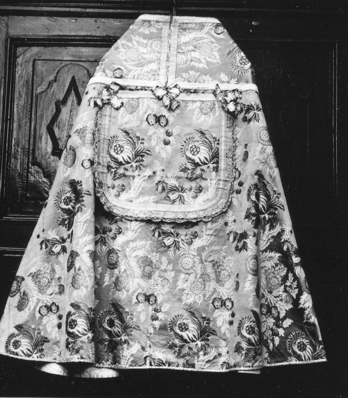 paramento liturgico - manifattura piacentina (sec. XVIII)