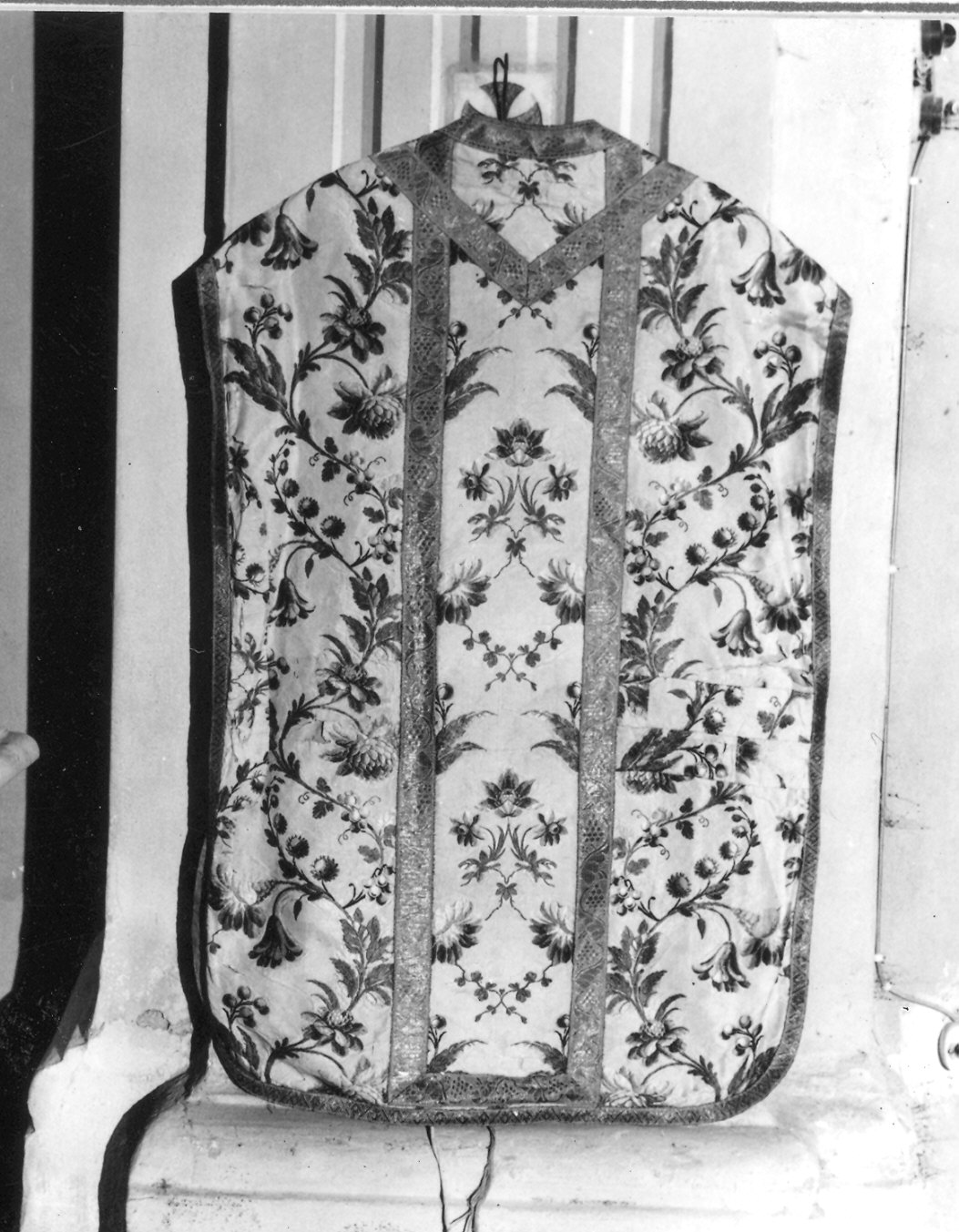 paramento liturgico - manifattura piacentina (sec. XVIII)