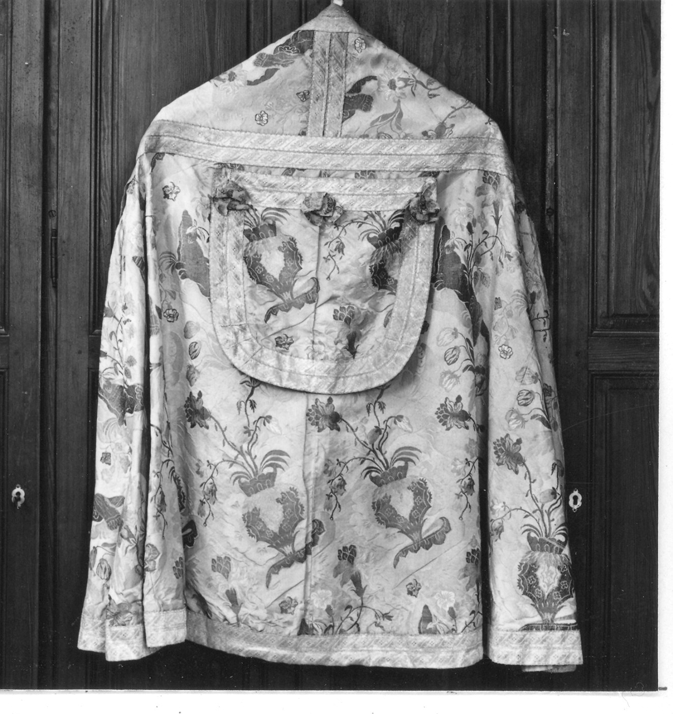 piviale - manifattura piacentina (sec. XVIII)