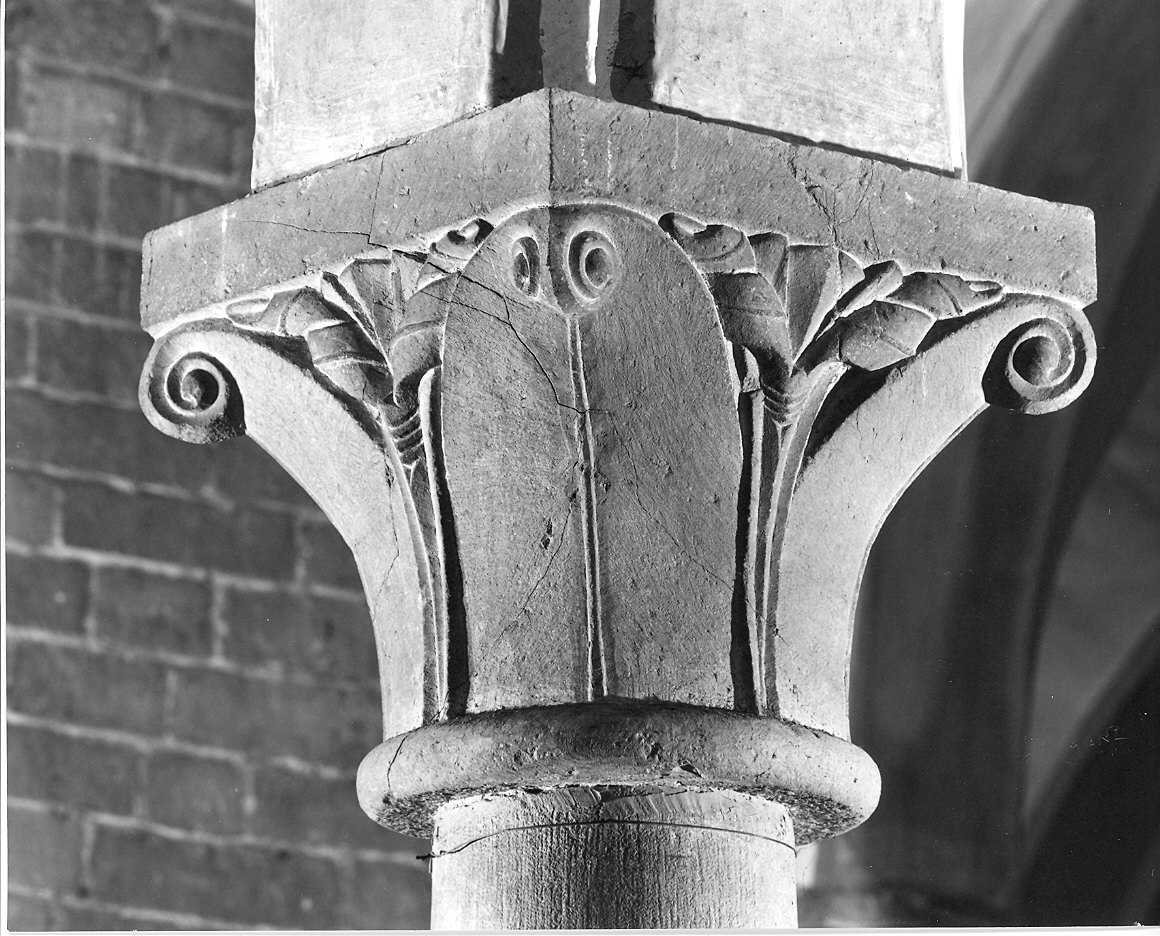 capitello - bottega piacentina (sec. XX)