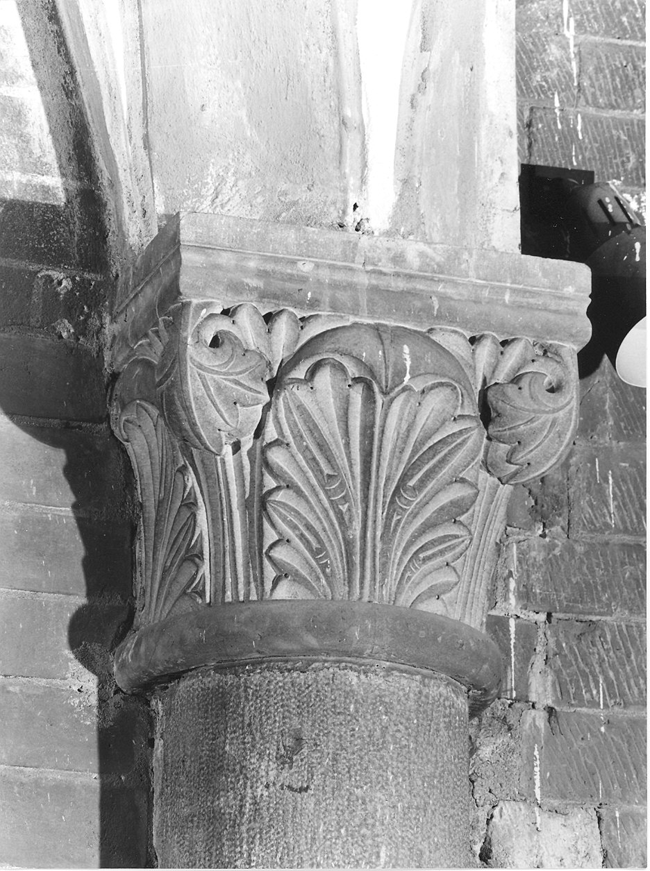 capitello - bottega piacentina (sec. XX)