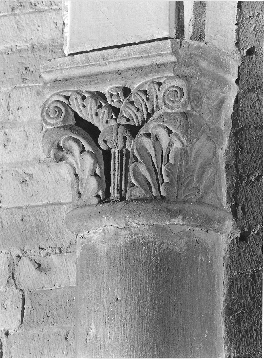 capitello - bottega piacentina (sec. XX)