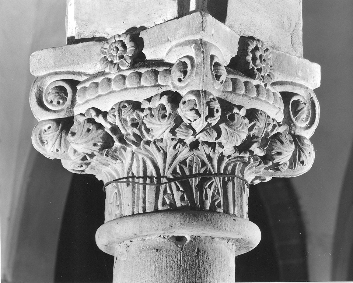 capitello - bottega piacentina (sec. XX)