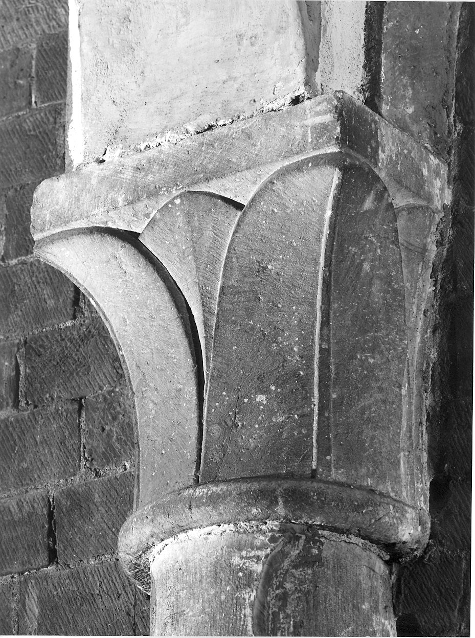 capitello - bottega piacentina (sec. XX)