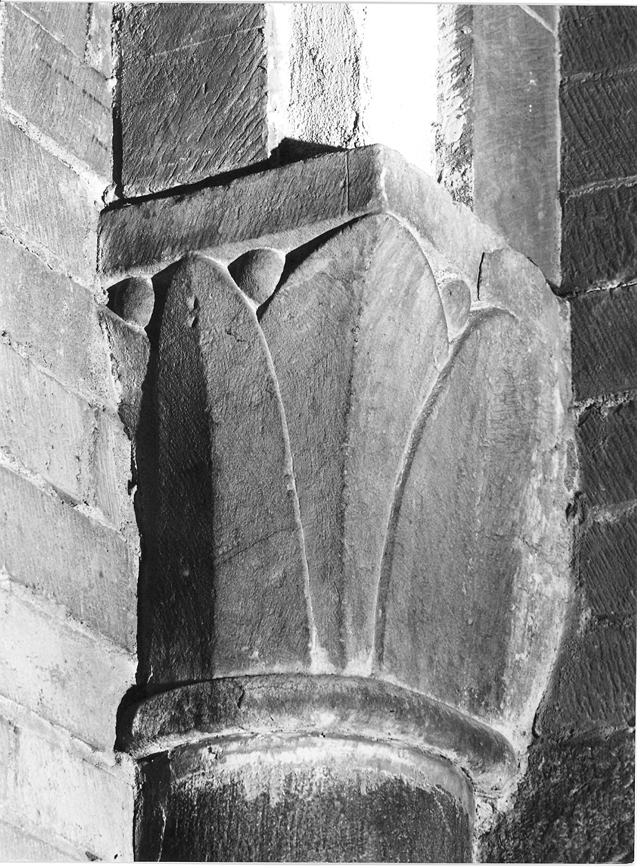 capitello - bottega piacentina (sec. XX)