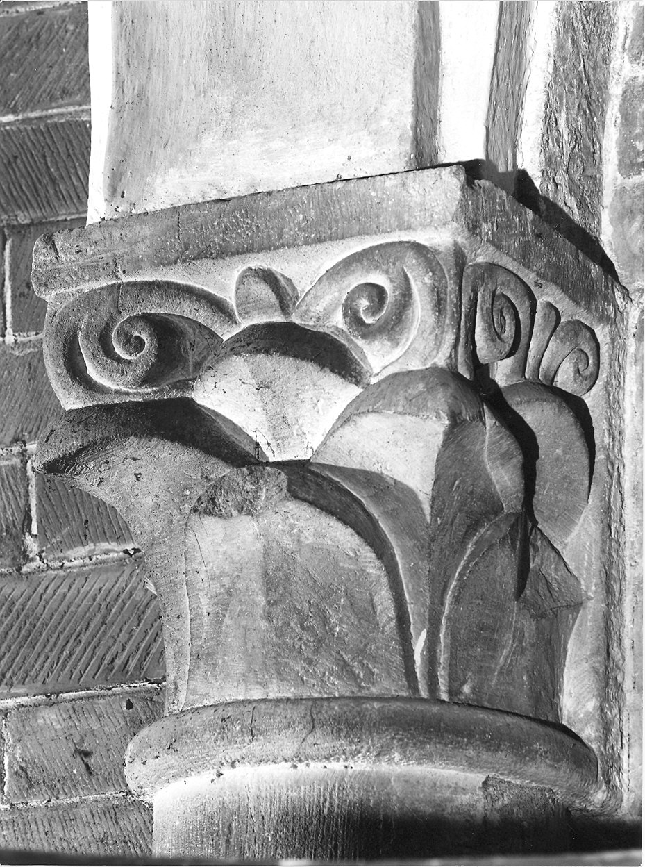 capitello - bottega piacentina (sec. XX)