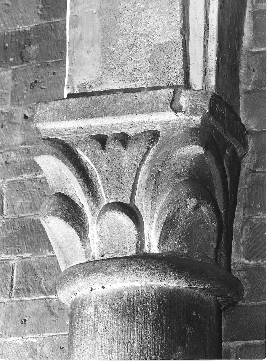 capitello - bottega piacentina (sec. XX)