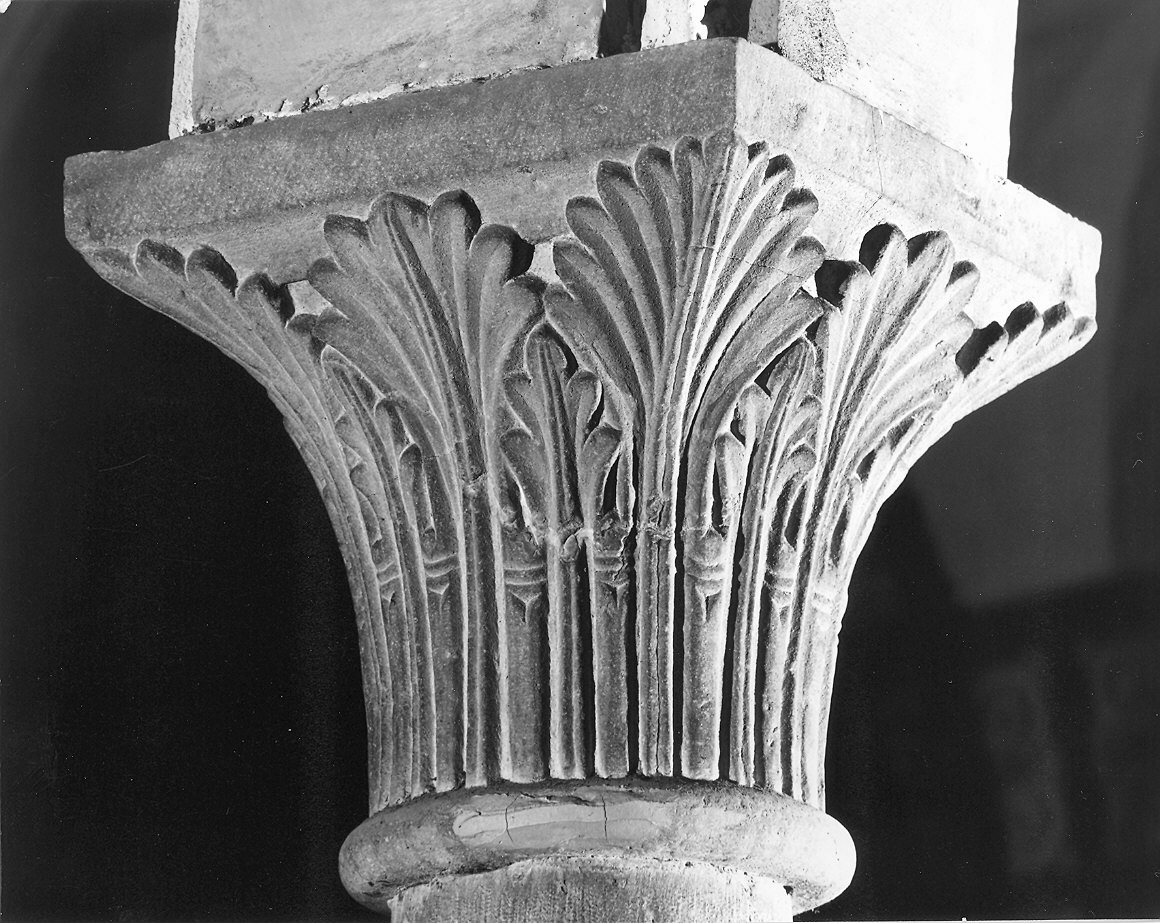 capitello - bottega piacentina (sec. XX)