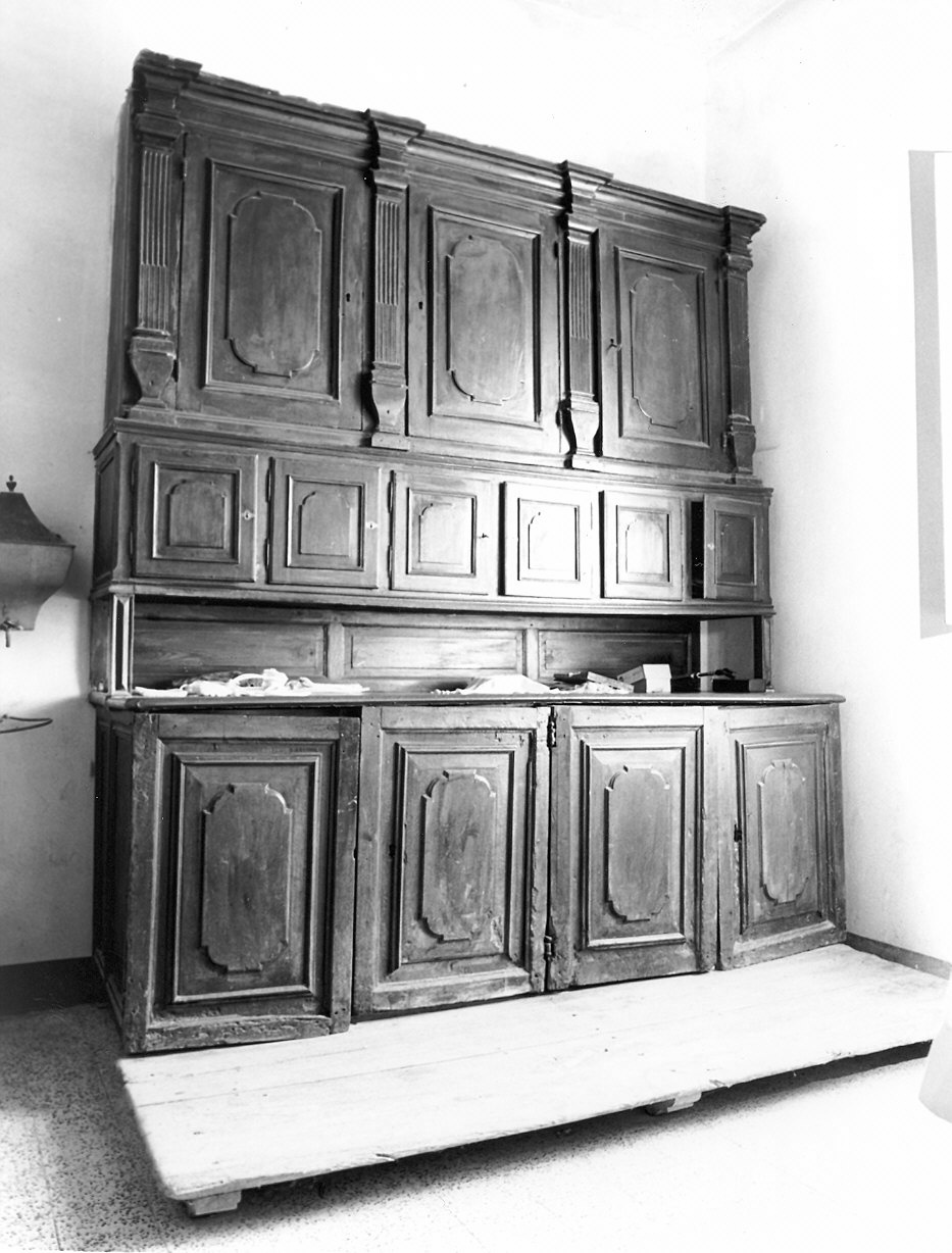 armadio da sacrestia - ambito emiliano (seconda metà sec. XVIII)