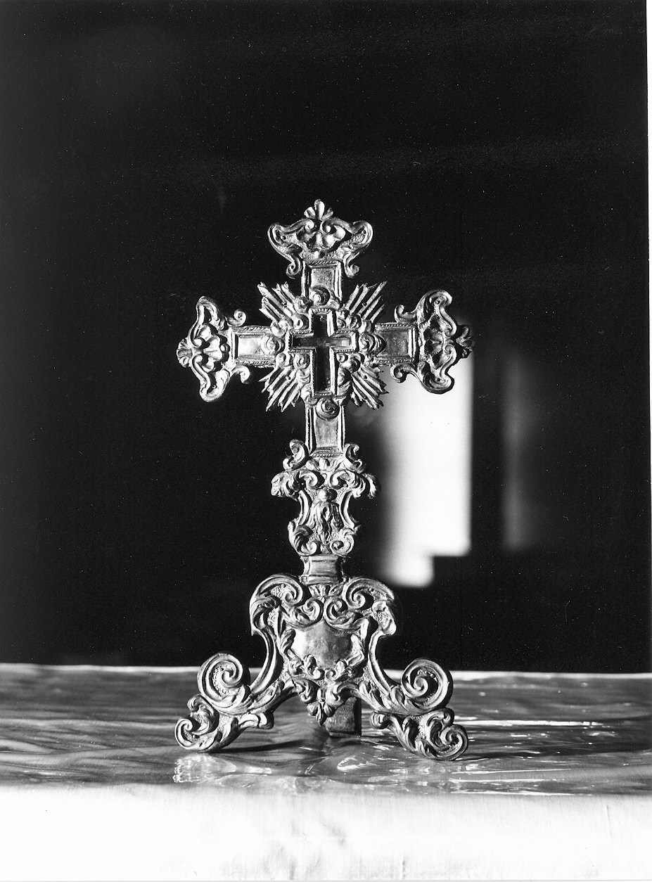 reliquiario - a croce - ambito emiliano (prima metà sec. XVIII)