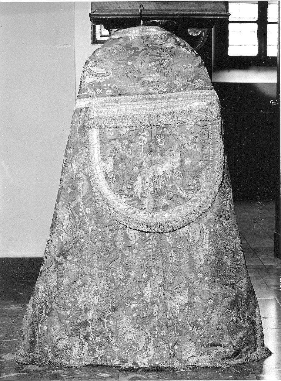 piviale - manifattura emiliana (sec. XVIII)