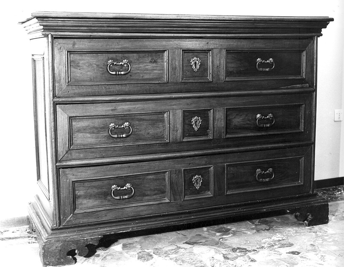 cassettone - ambito parmense (prima metà sec. XVIII)