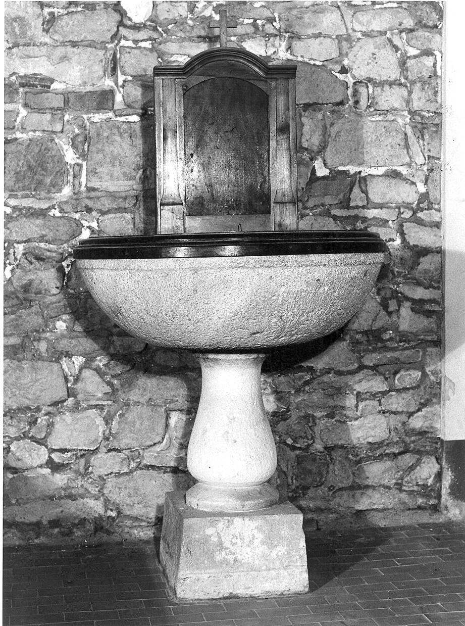 fonte battesimale - produzione emiliana (metà sec. XX)