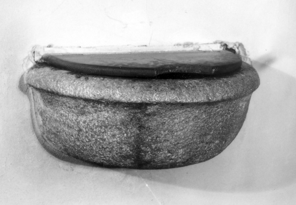 acquasantiera - ambito piacentino (secc. XVI/ XVII)