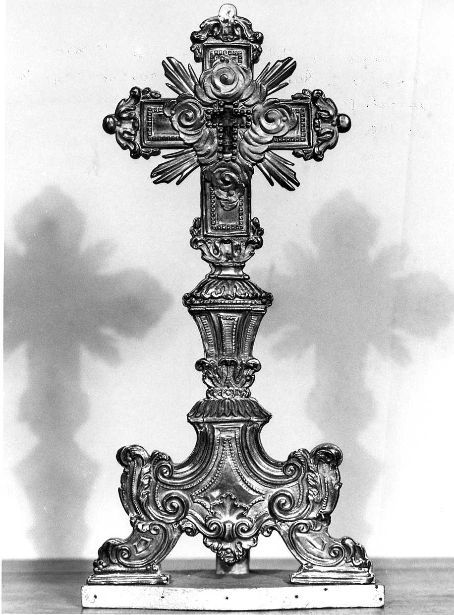 reliquiario - a croce - produzione Italia settentrionale (sec. XIX)