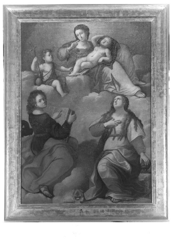 Madonna con Bambino, San Giovanni Battista, San Giovanni Evangelista e Santa Maria Maddalena (dipinto) di Pesci Ludovico (sec. XVII)