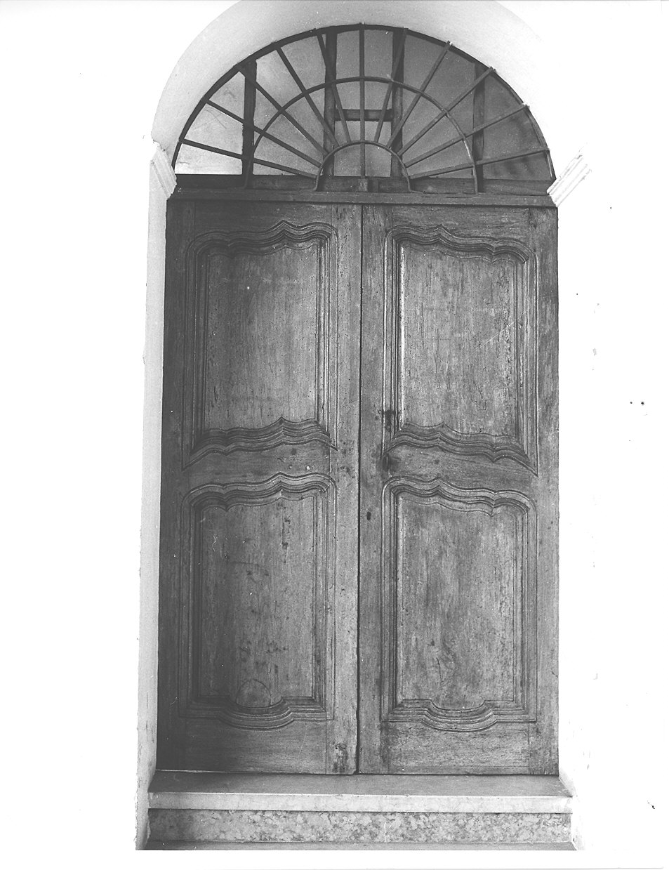 portone - a due battenti - ambito parmense (sec. XVIII)