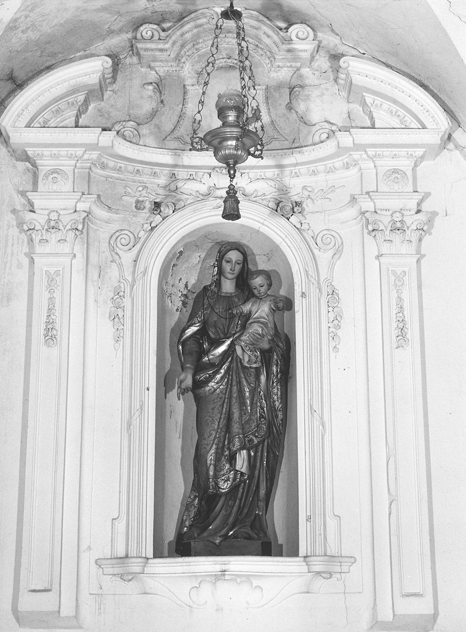 Madonna con Bambino (statua) - produzione italiana (prima metà sec. XX)