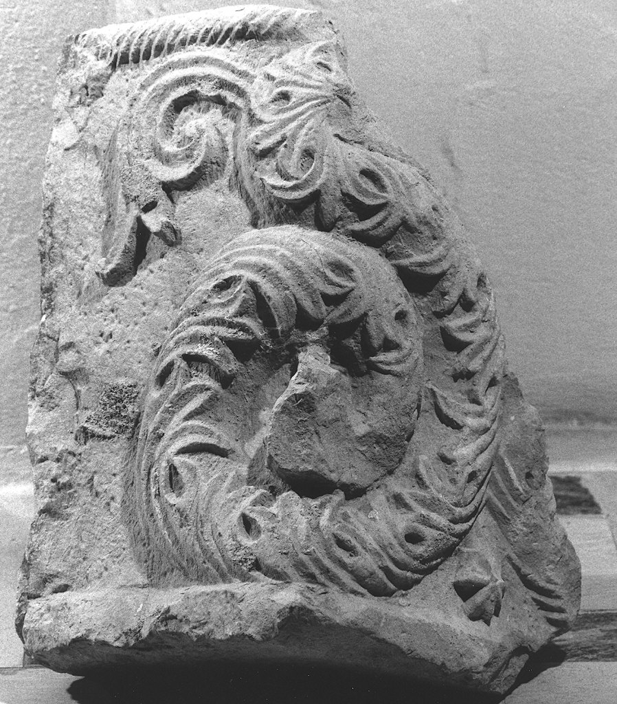 capitello, frammento - ambito parmense (prima metà sec. XII)