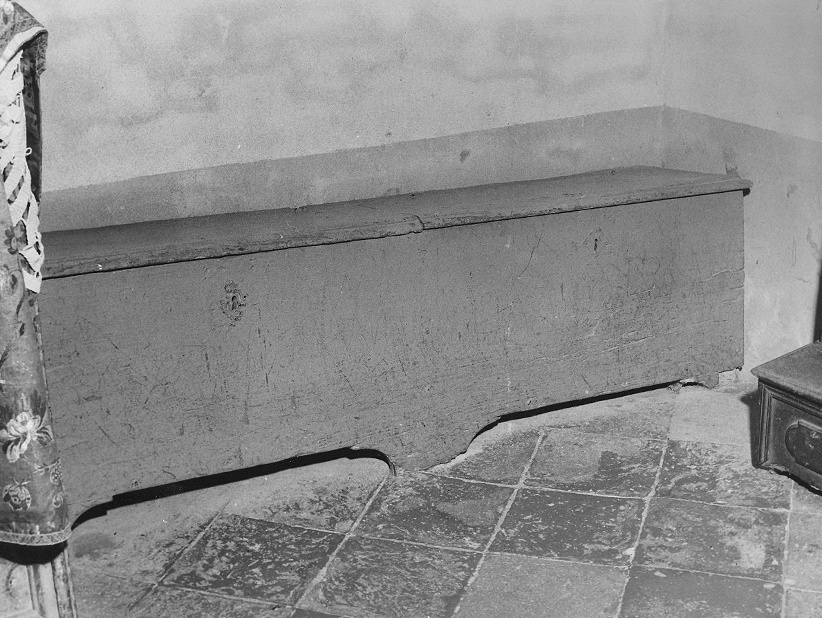 cassapanca, serie - ambito parmense (metà sec. XVIII)