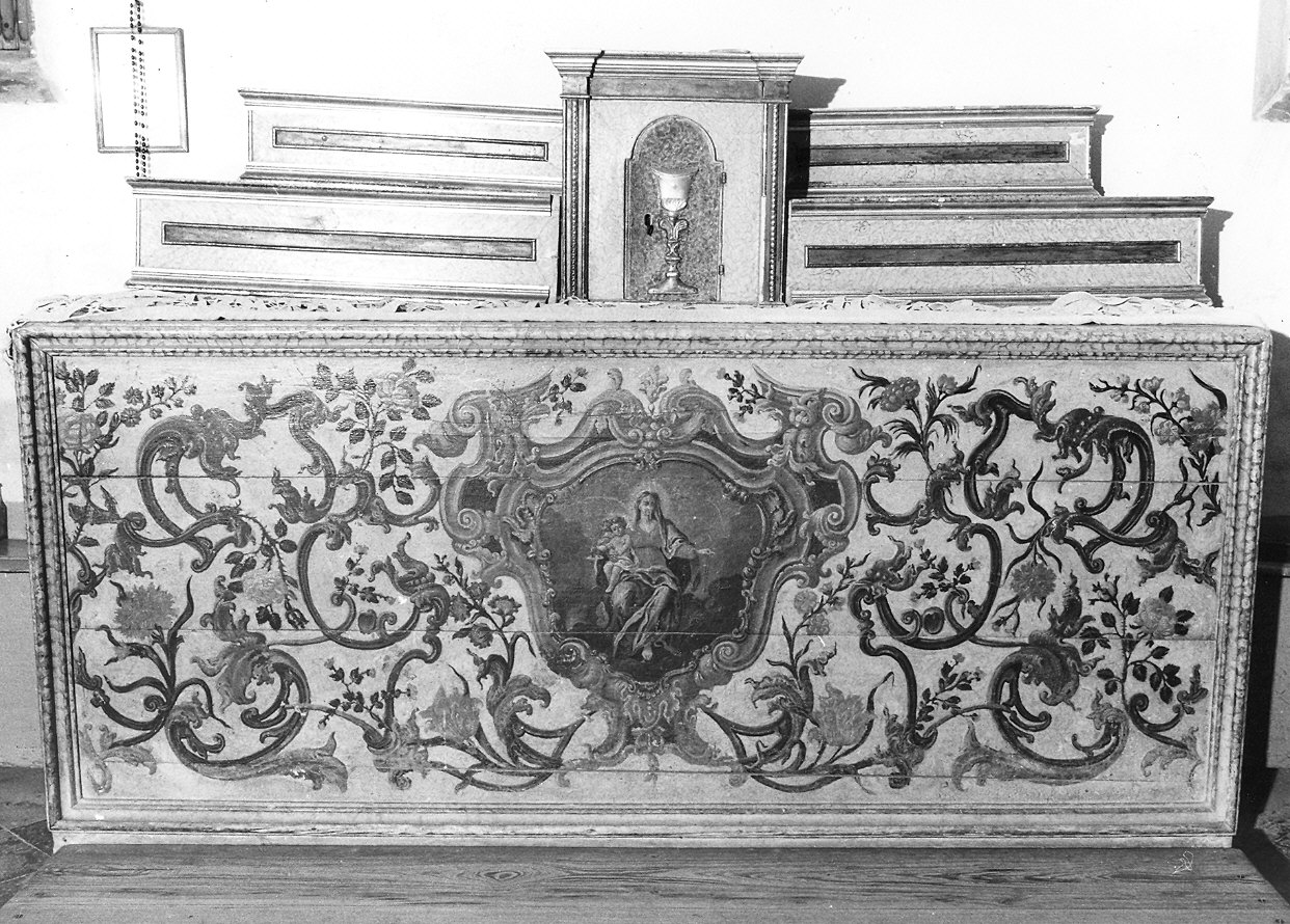 Madonna con Bambino (paliotto - a pannello piano) di Ferrari Paolo (attribuito) (metà sec. XVIII)