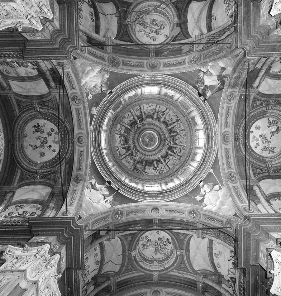 quadratura architettonica con angeli e santi (decorazione pittorica, complesso decorativo) di Baratta Alessandro, Spolverini Ilario (primo quarto sec. XVIII)