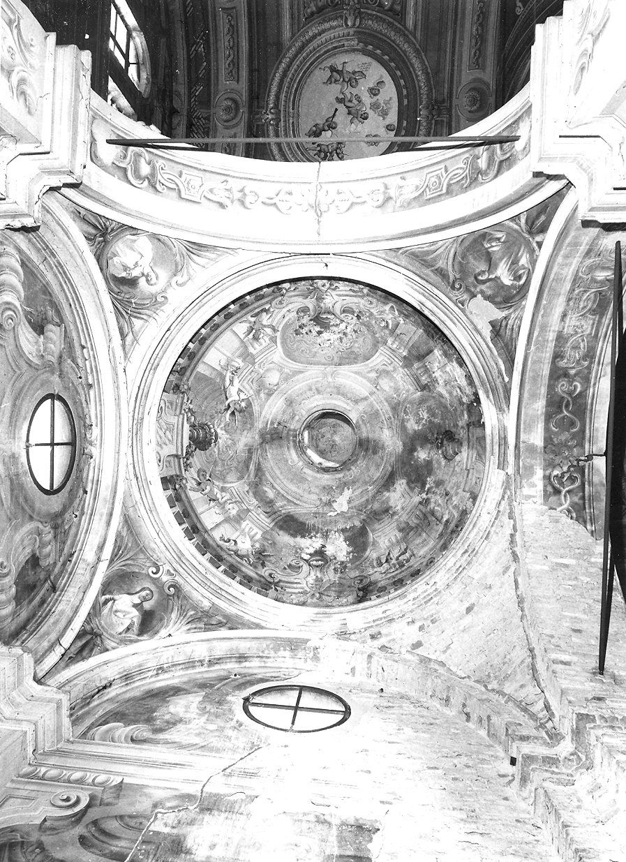 quadratura architettonica con angeli e santi (decorazione pittorica, complesso decorativo) di Righini Pietro, Spolverini Ilario (primo quarto sec. XVIII)