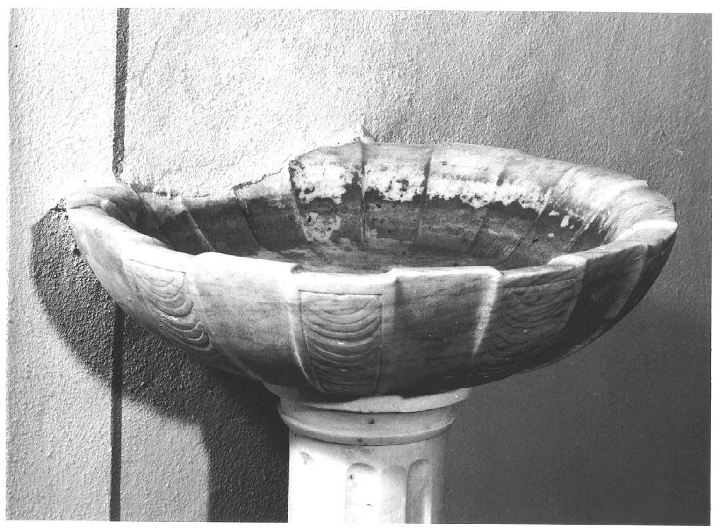 acquasantiera - a conchiglia - ambito carrarese (primo quarto sec. XIX)