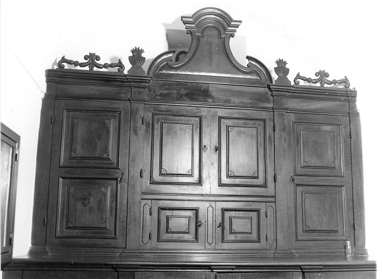 armadio da sacrestia - ambito piacentino (sec. XVIII)