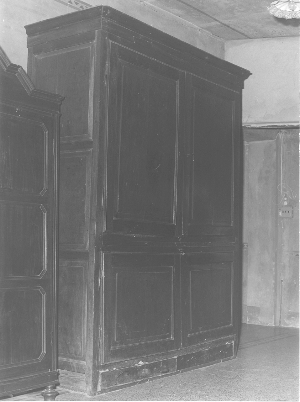 armadio - ambito parmense-piacentino (ultimo quarto sec. XIX)