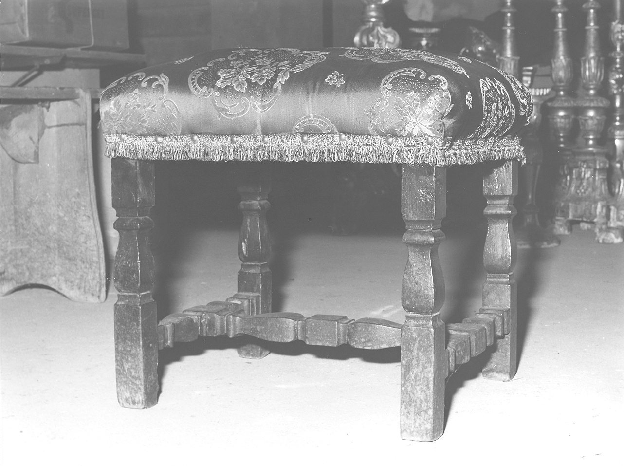 sgabello - ambito parmense-piacentino (sec. XVII)