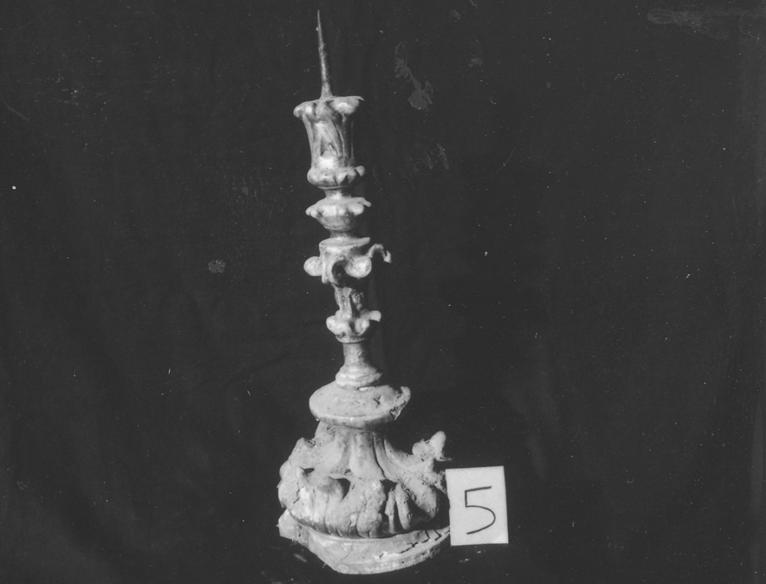 candeliere d'altare, serie - ambito parmense (primo quarto sec. XVIII)