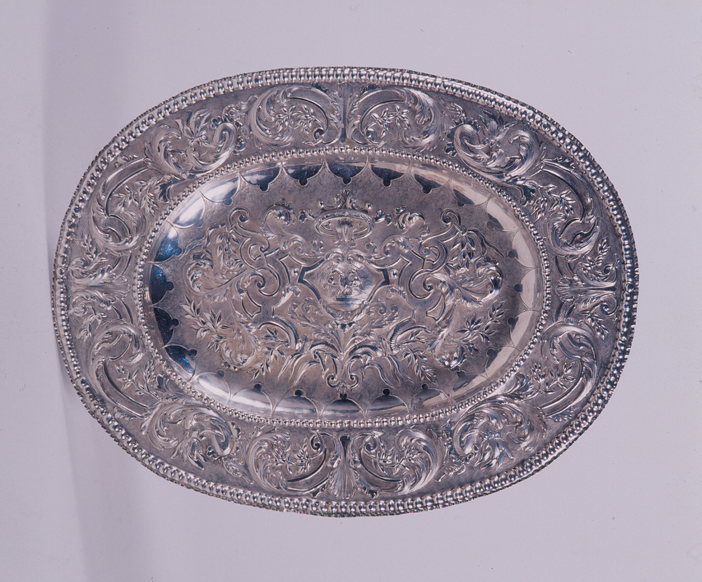 vassoio - ambito parmense (prima metà sec. XVIII)