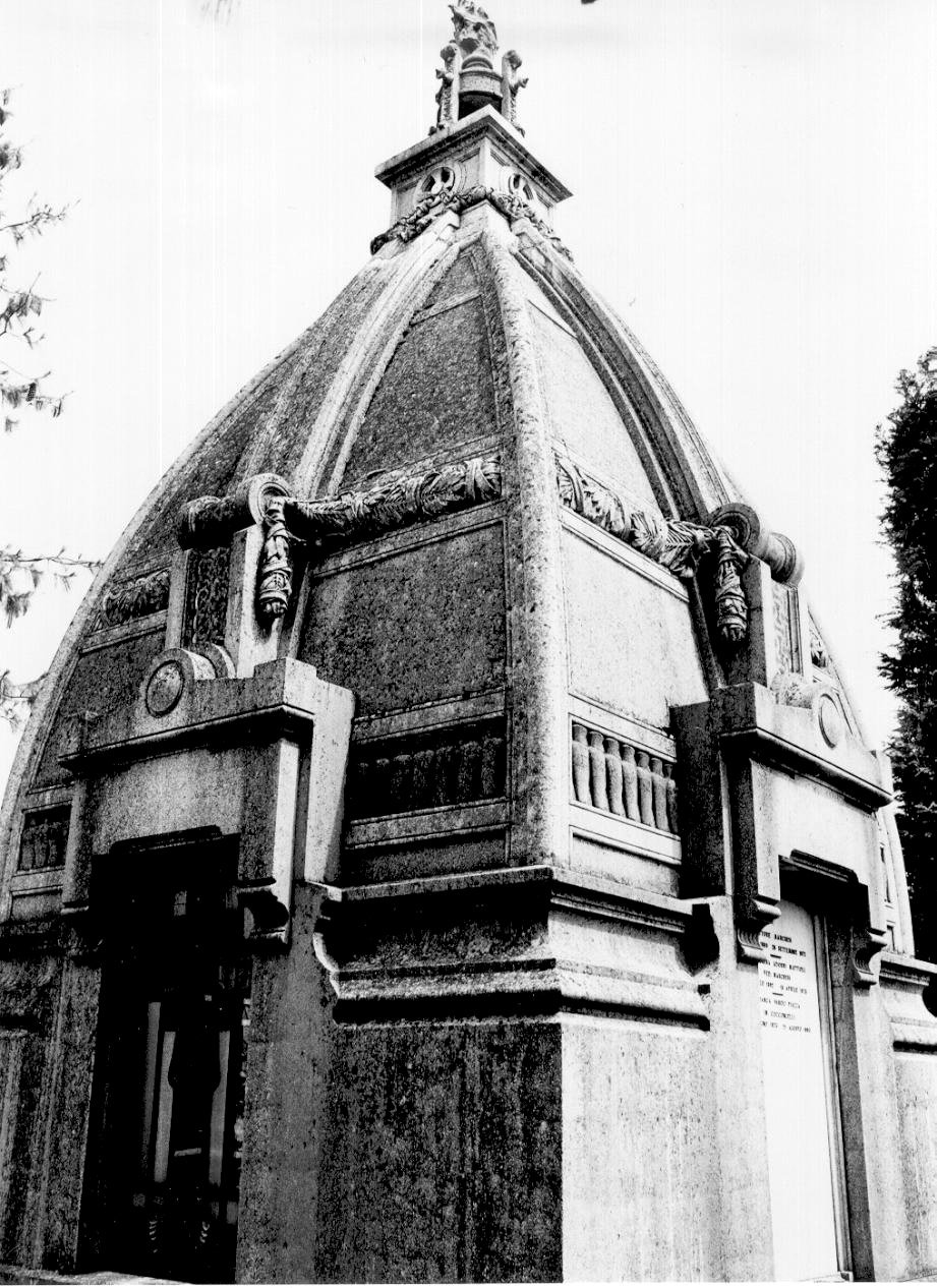 monumento funebre - a tempietto - ambito parmense (sec. XX)