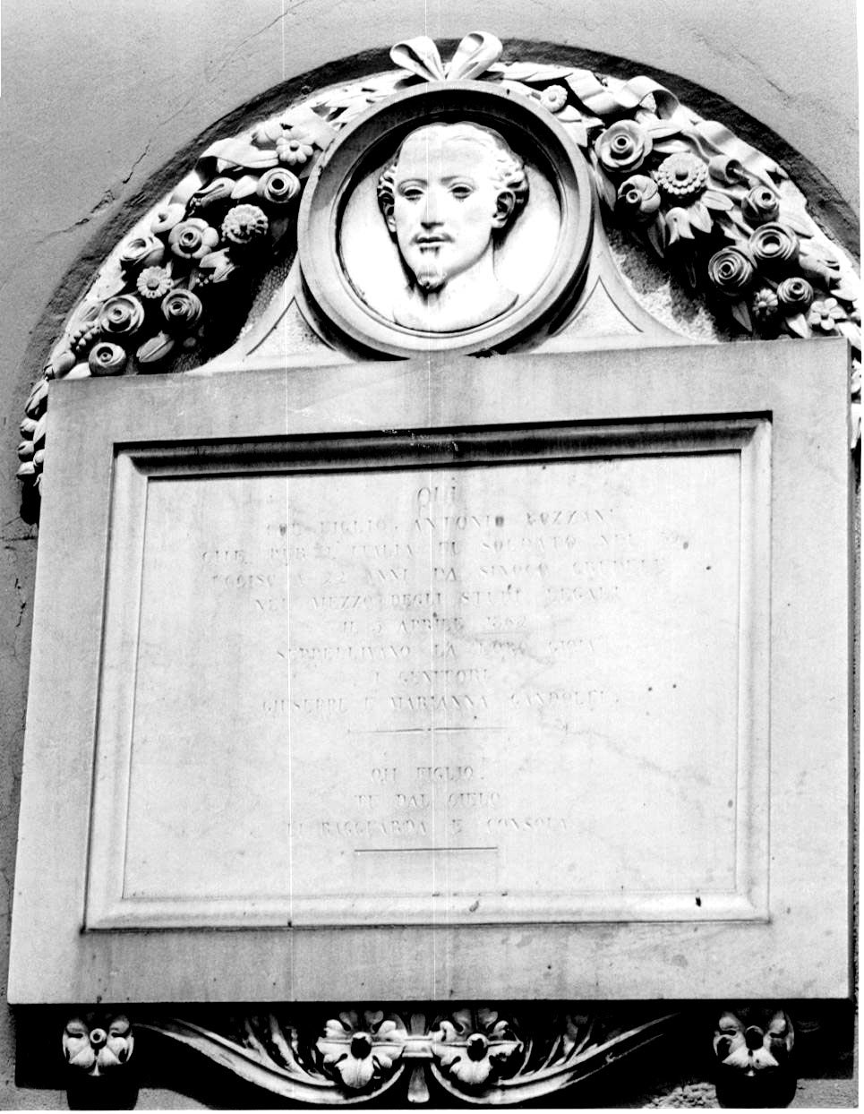 lapide tombale - ambito parmense (sec. XIX)