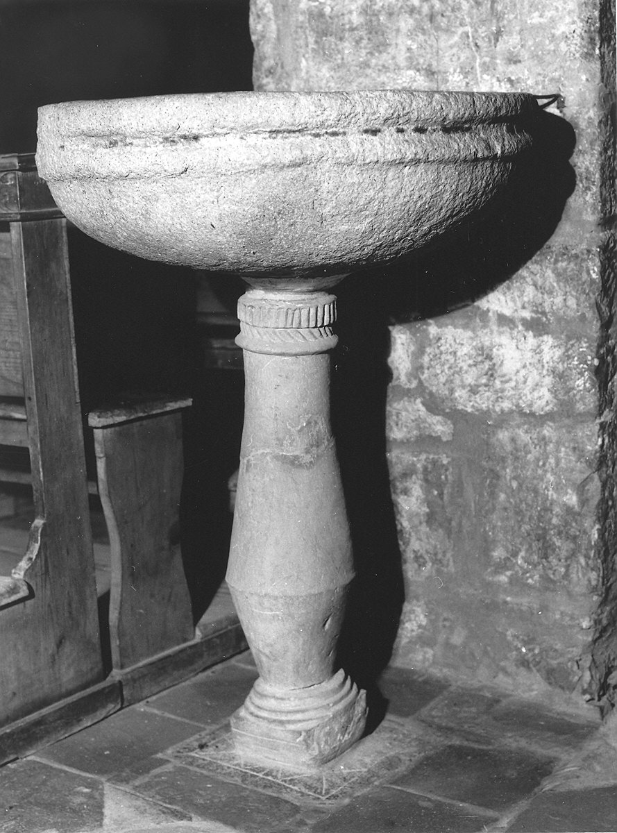 acquasantiera - a fusto - ambito parmense (secc. XV/ XVI)